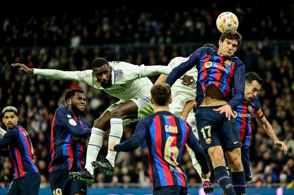 曾引起争议，西安国际足球中心草坪已重新铺设，明年3月达标